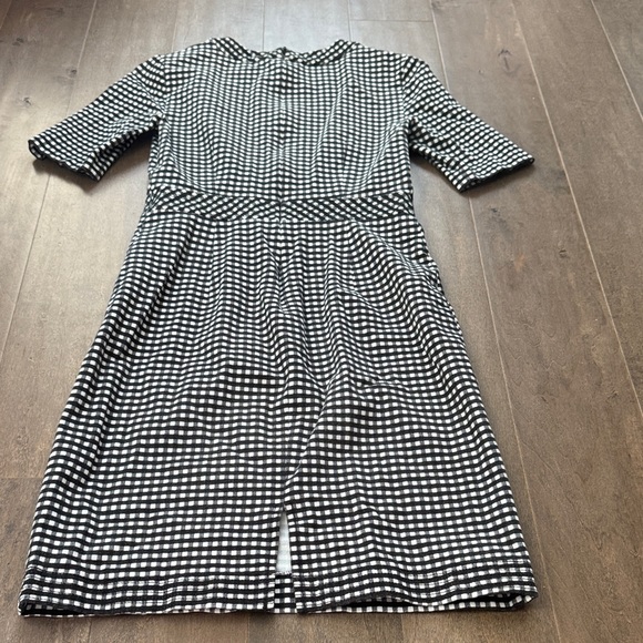 EUC Banana Republic Black and White Patterned Midi Dress - Picture 5 of 6